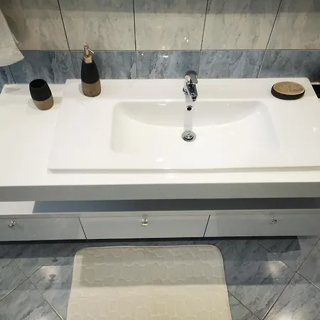 Lida's Seafront Saranda