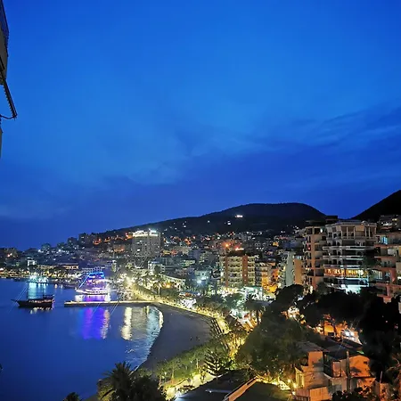 Lida's Seafront 아파트 Sarandë