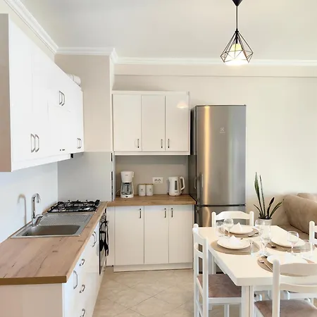 Lida's Seafront Apartment