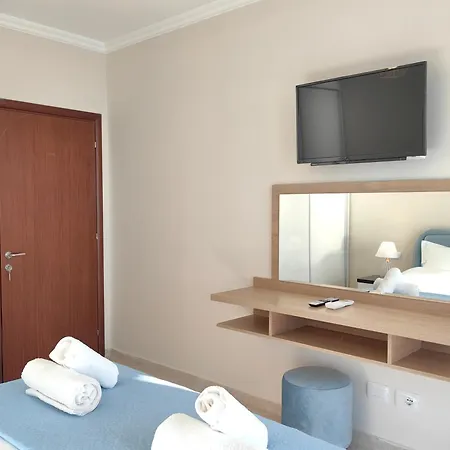 Lida's Seafront Apartment