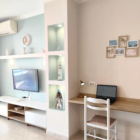 Lida's Seafront * Saranda