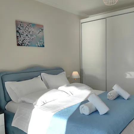 Lida's Seafront * Saranda