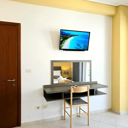 Lida's Seafront Apartment