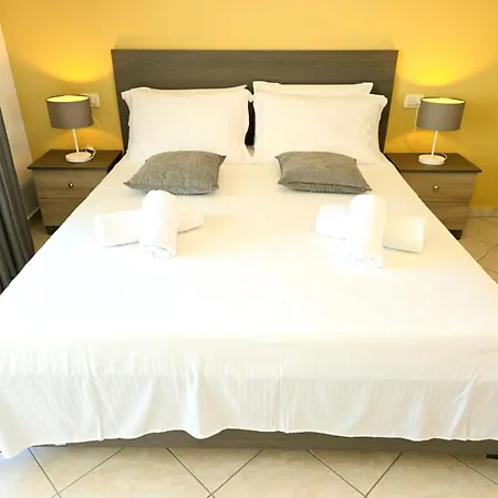 Lida's Seafront Apartment Sarande
