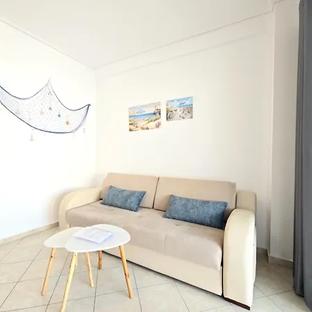 Lida's Seafront Apartment